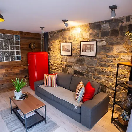 بيت للعطل #2 The Stone House At Alensgrove *
